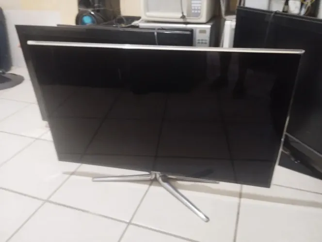 VENDO UM LOTE DE TVS PRA RETIRADA DE PEÇAS 46 UNIDADES 