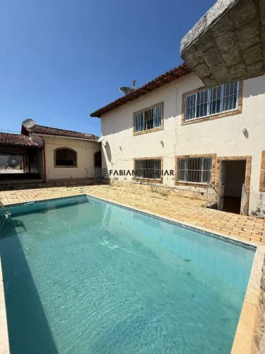 Casa em Araruama (2 Quartos) (+ Anexo com 3 Quartos 1 Suíte) - R$ 490.000,00 - Vila Capri
