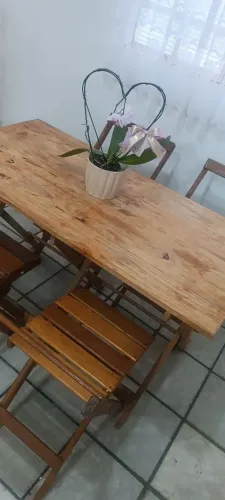 Mesas e cadeiras