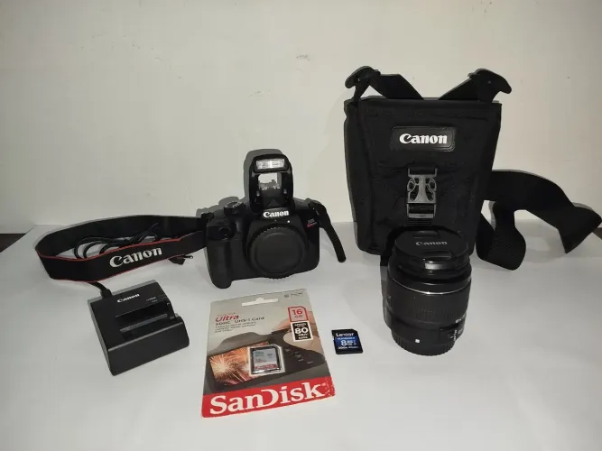 Canon T100 - Câmera Fotográfica Profissional