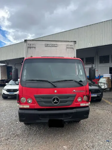 Vende-se Caminhão Baú Accelo 815