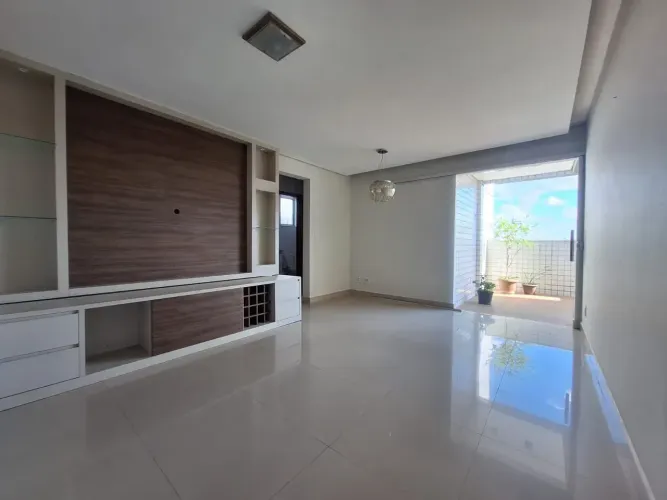 Apartamento para aluguel possui 97 metros quadrados com 2 quartos