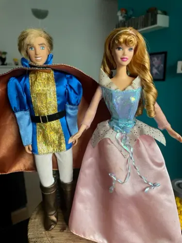 Barbie Boneca Aurora Festa De Princesa e Principe Disney Mattel