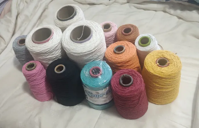 Lote de barbantes para crochê