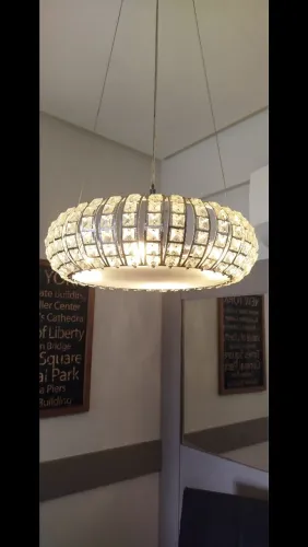 Excelente oportunidade lustre em perfeito estado de conservação