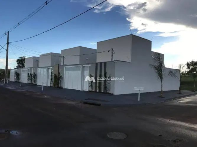 Casa com 2 dormitórios à venda, 240 m² por R$ 800.000,00 - Residencial Veneza - Iturama/MG