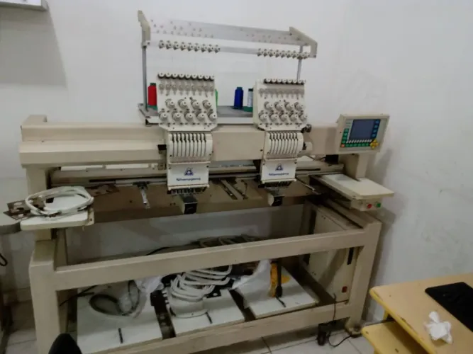 MAQUINA DE BORDAR 2 K
