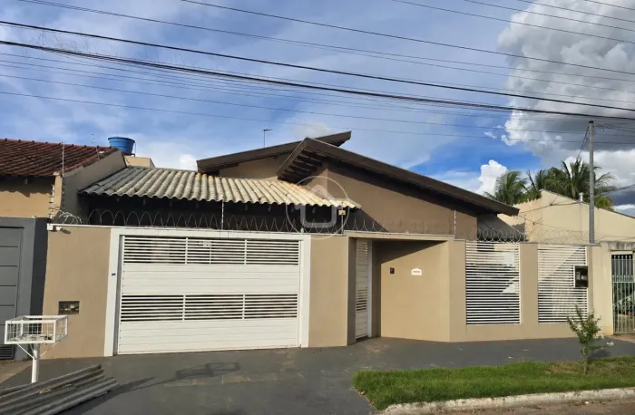 EDÍCULA COM SUITE, PISCINA, SOLAR