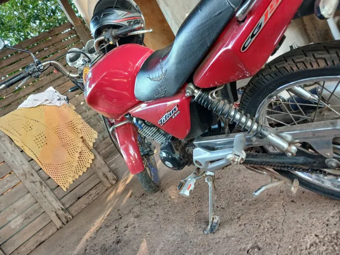 Titan em dias