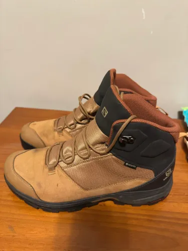 Bota Salomon Outward GTX 42
