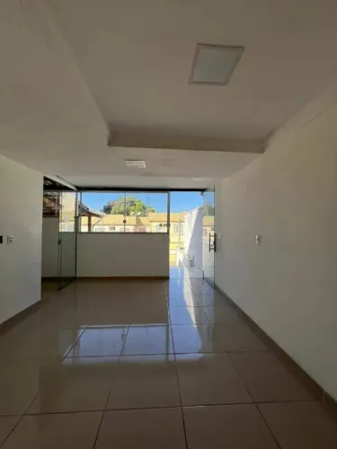 Casa Ampla e Espaçosa para Aluguel | 120m² com 2 Quartos e Suíte