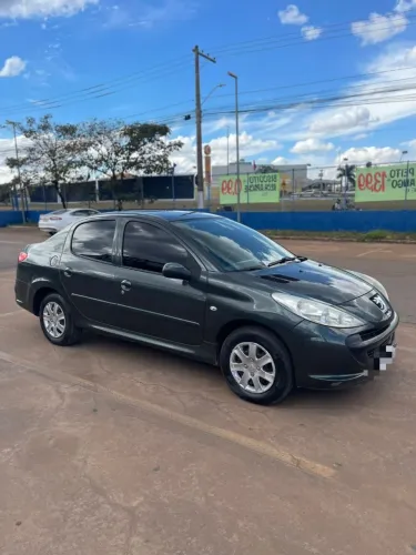 Peugeot 207 Sedan Passion XR 1.4 Flex 8V 4P 2011