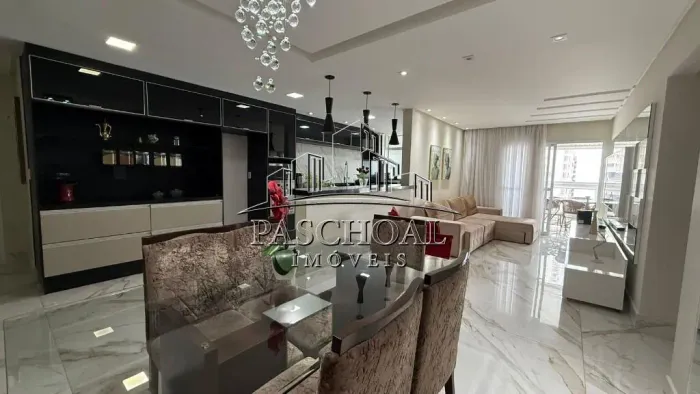 APARTAMENTO 03 QUARTOS, SENDO 03 SUÍTES, DUAS VAGAS, BAIRRO GUILHERMINA EM PRAIA GRANDE