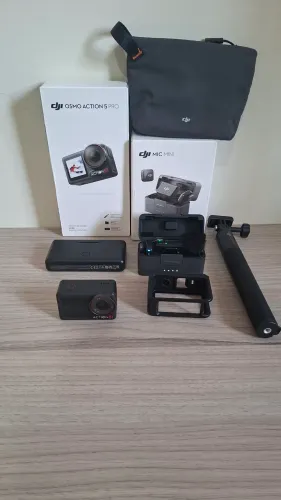 Câmera Action 5 Pro (combo)