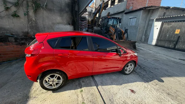 Ford Fiesta 1.6 16V Flex Aut. 5P 2015