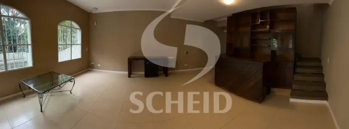 Casa à Venda no Jabaquara 216 m² com 4 dormitórios e 5 vagas