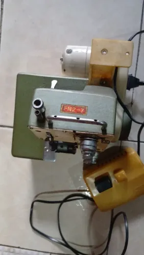 Vendo máquina overloque