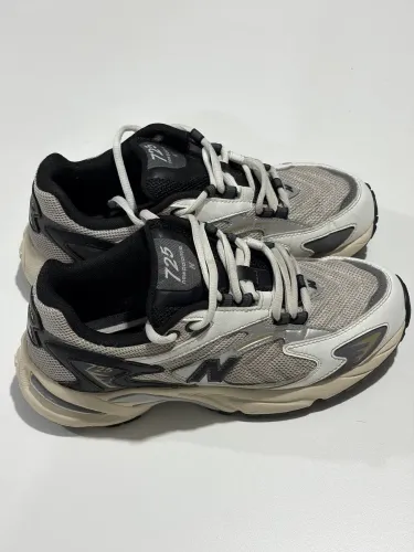 Tênis new balance 725