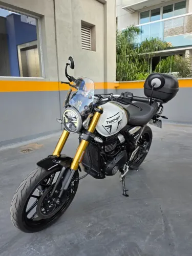 TRIUMPH SPEED 400 2025/2026 | 4.800 KM | ACESSÓRIOS ORIGINAIS