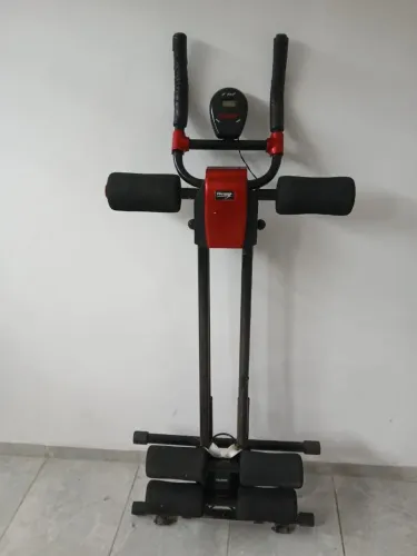 Maquina de exercícios regulável