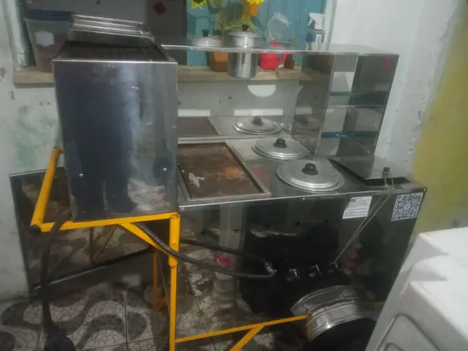 vendo carrinho de churrasquinho 1.550 novo pouco tempo de uso