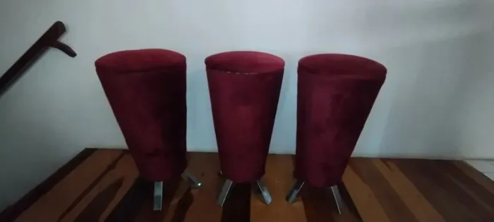 Trio de Banquetas Altas em Veludo Bordô (75cm)