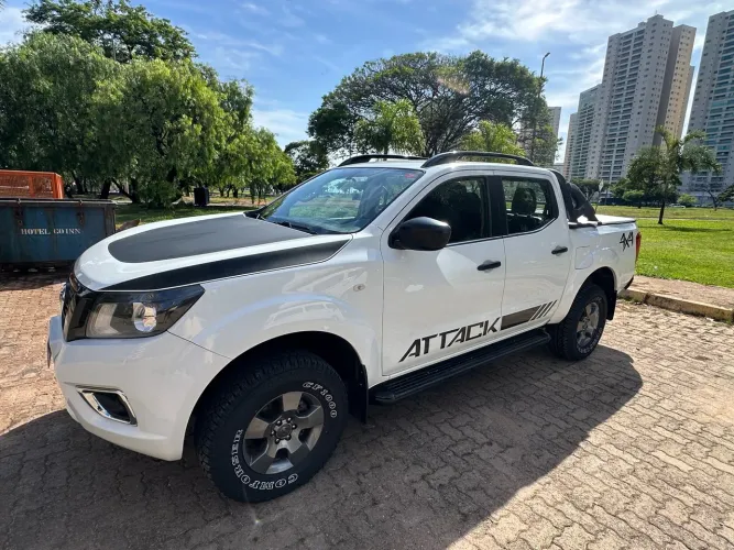 Nissan Frontier Attac.cd 4X4 2.3 Bi-TB Die. AUT 2019