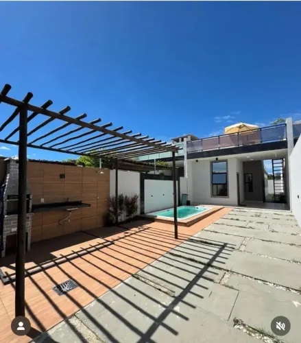 Casa Alto Padrão com Piscina, Rooftop e 3 Quartos | Próx. CE-060