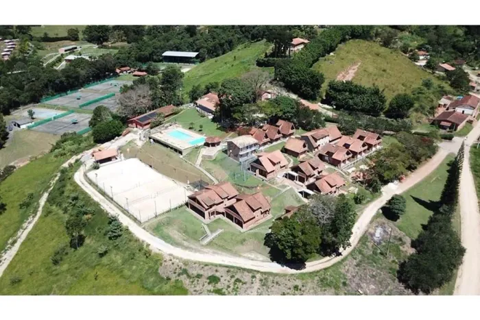 REFÚGIO EXCLUSIVO EM SERRA NEGRA - S.P. - HOTEL COM 38 CHALÉS EM MEIO A NATUREZA, 45.960 M
