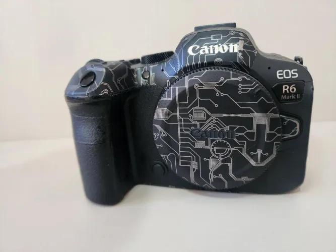 Câmera canon R6 mark ii (corpo)
