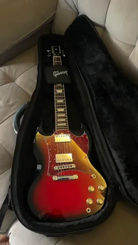 Rara cor! Gibson SG Standard Limited Edition
