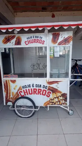 Carrinho de churros e pipoca