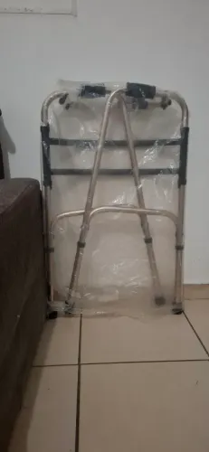 Andador ortopédico em alumínio
