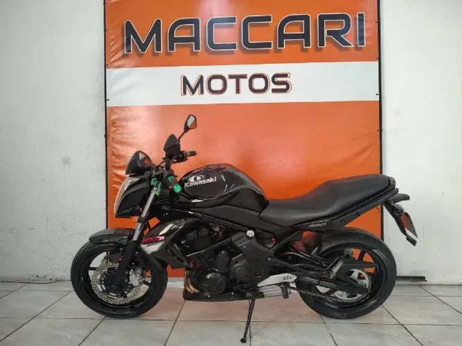 Kawasaki ER-6N Preta 2011