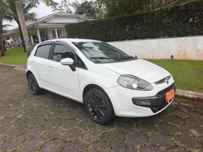 Fiat Punto Essence 1.6 Flex 16V 5P 2016