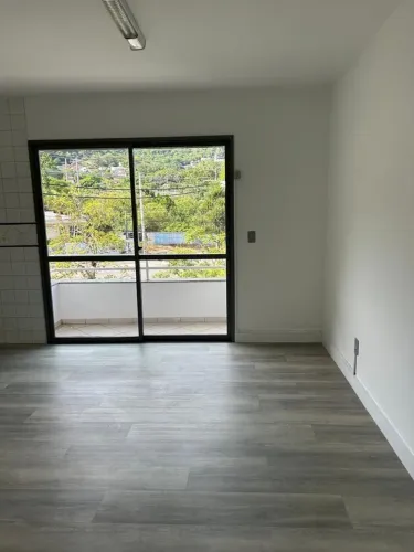 SALA COMERCIAL 50M² NO CÓRREGO GRANDE, COM AMBIENTES SEPARADOS E EXCELENTE ESTRUTURA!!