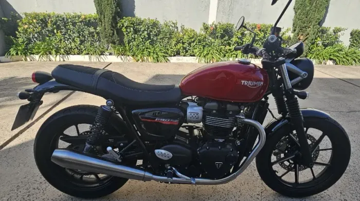 Street Twin 900 2020/2020 com 17500km, moto bem conservada e original 