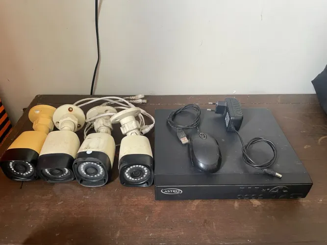 DVR e 4 câmeras troco por notebook