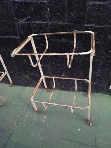 Mesa de ferro antiga 100 $ cada unidade