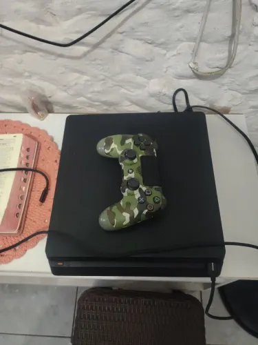 Ps4 slim 1tr