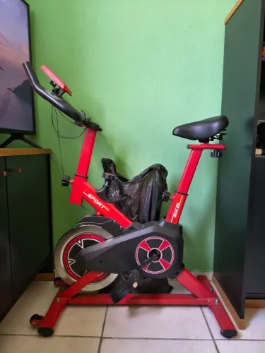 Bike ergométrica spinning Bahkol em ótimo estado.