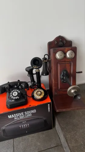 Telefone antigo