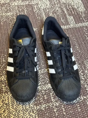 Tênis casual adidas superstar tam 41