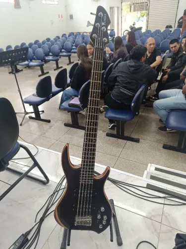 Bass contra-baixo EGB-5100 Eagle 