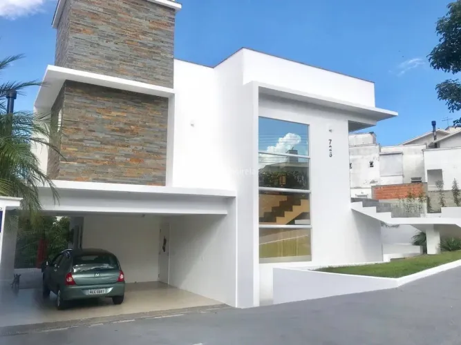 Casa com três dormitórios no Pedra branca na Palhoça