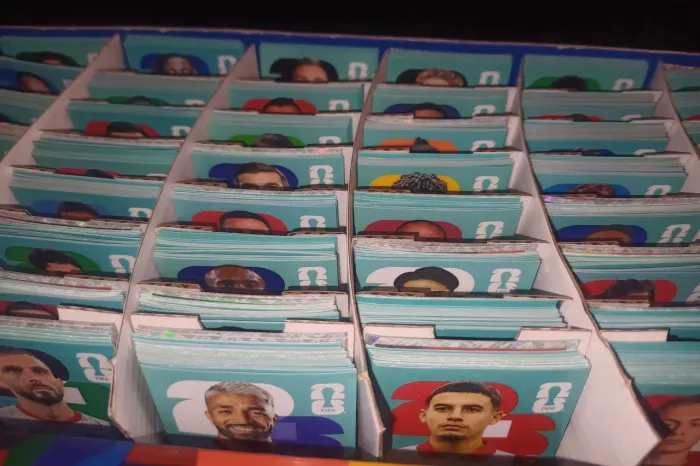 Kit de figurinhas com 800 figurinhas sem repetição