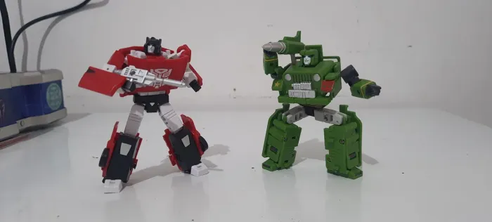 TRANSFORMERS AUTOBOTS