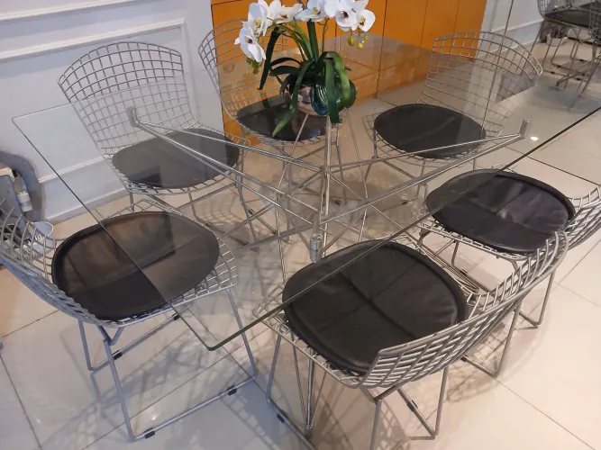 Mesa vidro e 6 cadeiras