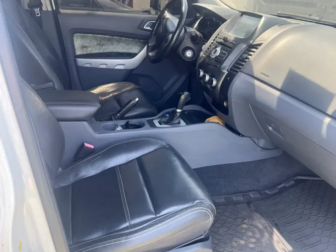 Ford Ranger Limited 3.2 20V 4X4 CD Aut. Dies. 2015