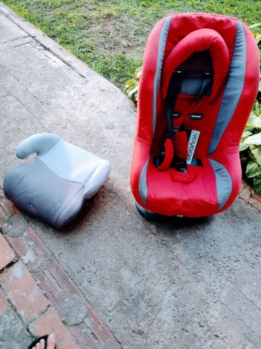 Cadeirinha e assento elevado para veículo em promoção